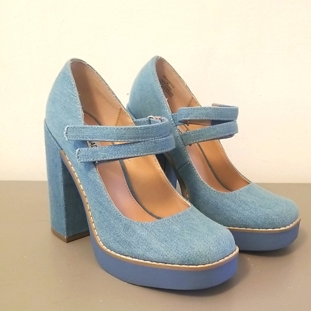 Steve Madden Blue Mary Jane Heels